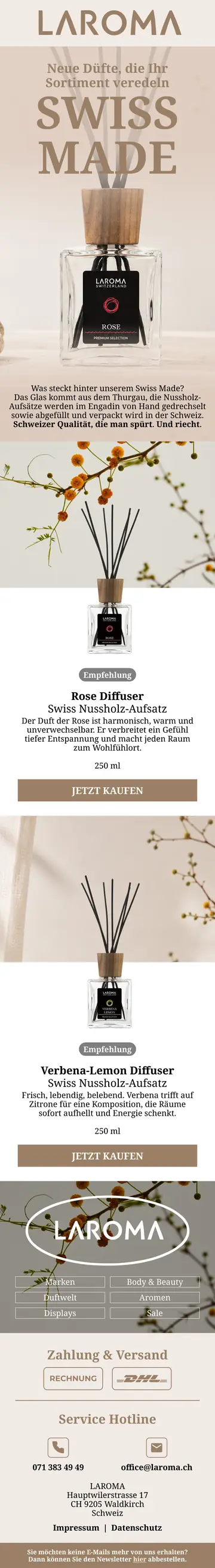 LAROMA verbindet die Herkunftsgeschichte von Glas, Holzaufsätzen und Abfüllung mit der Vorstellung zweier Raumdüfte. Die Duftvarianten Rose und Verbena-Lemon werden nacheinander mit Produktbild, kurzer Duftbeschreibung und eigener Handlungsaufforderung präsentiert.
